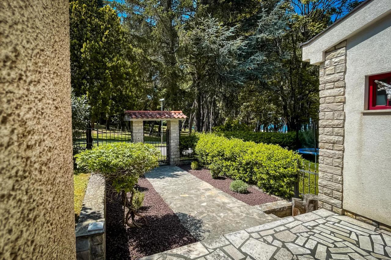 Holiday Home Sofia Porec Bagian luar foto